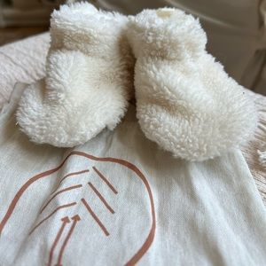 Tenth & Pine organic booties